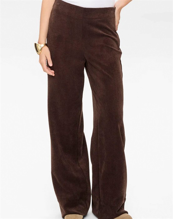 Nuthea Bukser - Black Coffee